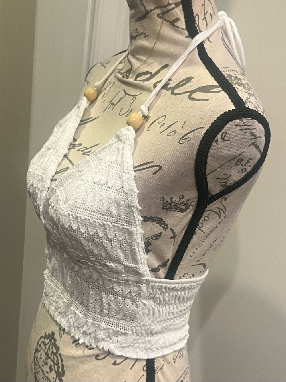 Blanco By Nature Cosmo Crochet Halter Cropped Top - Picture 13 of 16